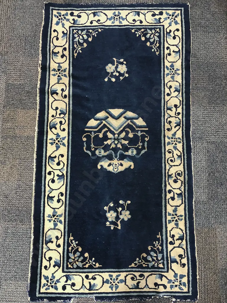 A Hand Knotted Chinese Rug Image 1++