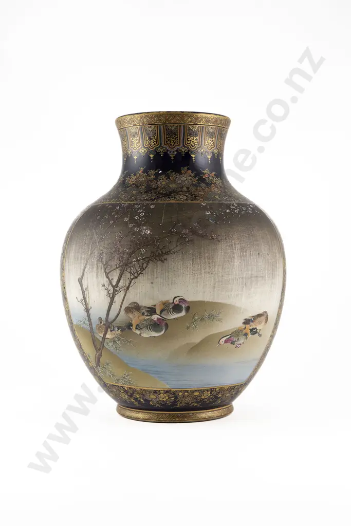 A Japanese Meiji Period Satsuma Vase by Kinkozan Image 1++
