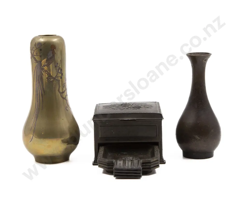 Japanese Meiji Period Bronze Vase Image 1++