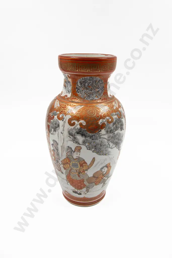 Japanese Meiji Period Kutani Vase Image 1++