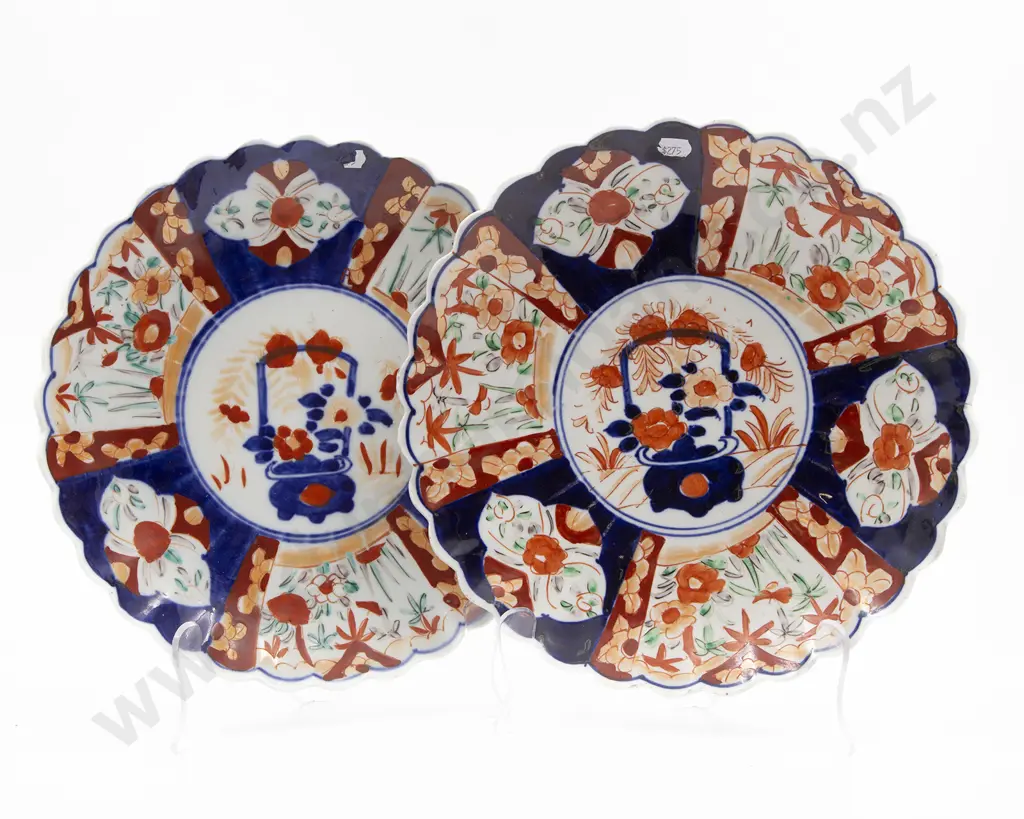 A Pair Of Japanese Meiji Period Imari Cabinet Plates Image 1++