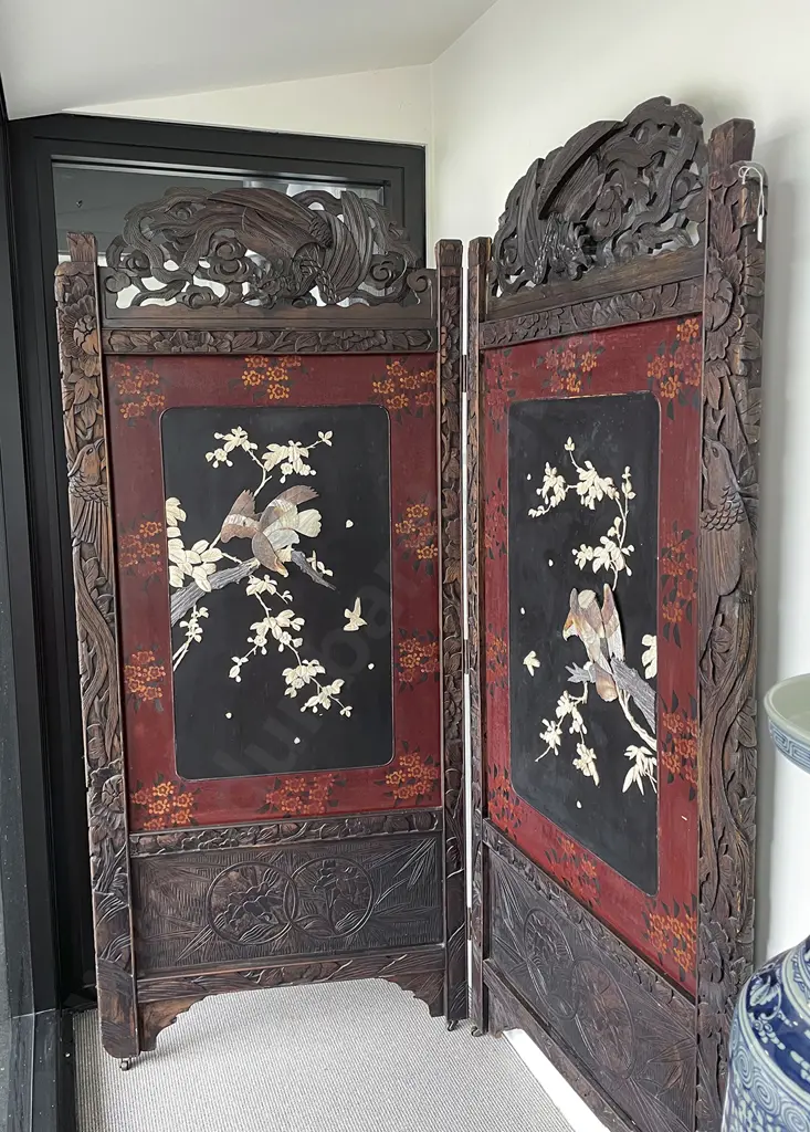 A Decorative 19th Century Chinese Bi-Fold Screen Image 1++
