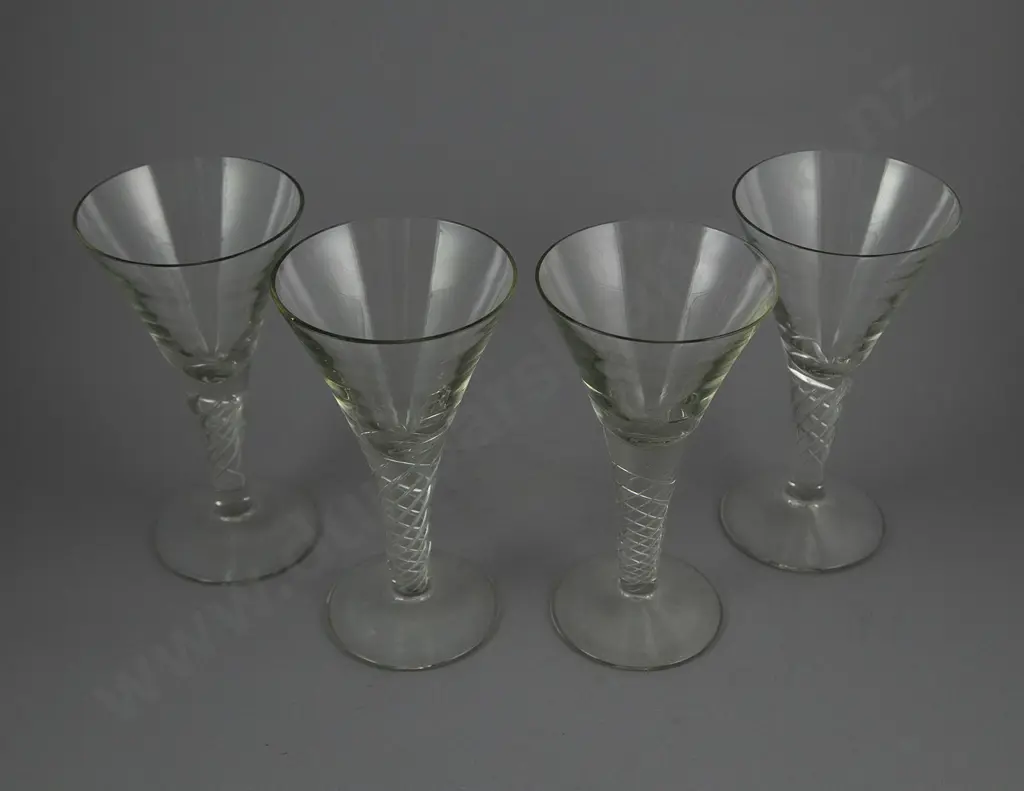 Set Of 4 Geo III Style Air Twist Stem Wine Glasses Image 1++