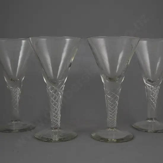 Set Of 4 Geo III Style Air Twist Stem Wine Glasses