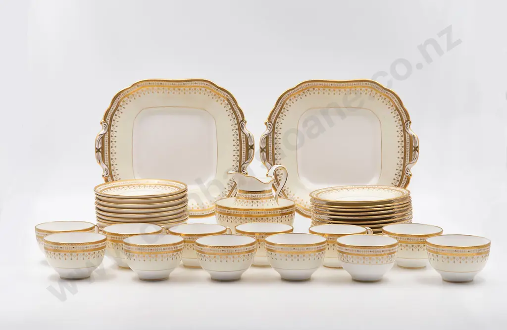 Attractive Mintons 40 Piece Gilt Decorated Teaset Image 1++