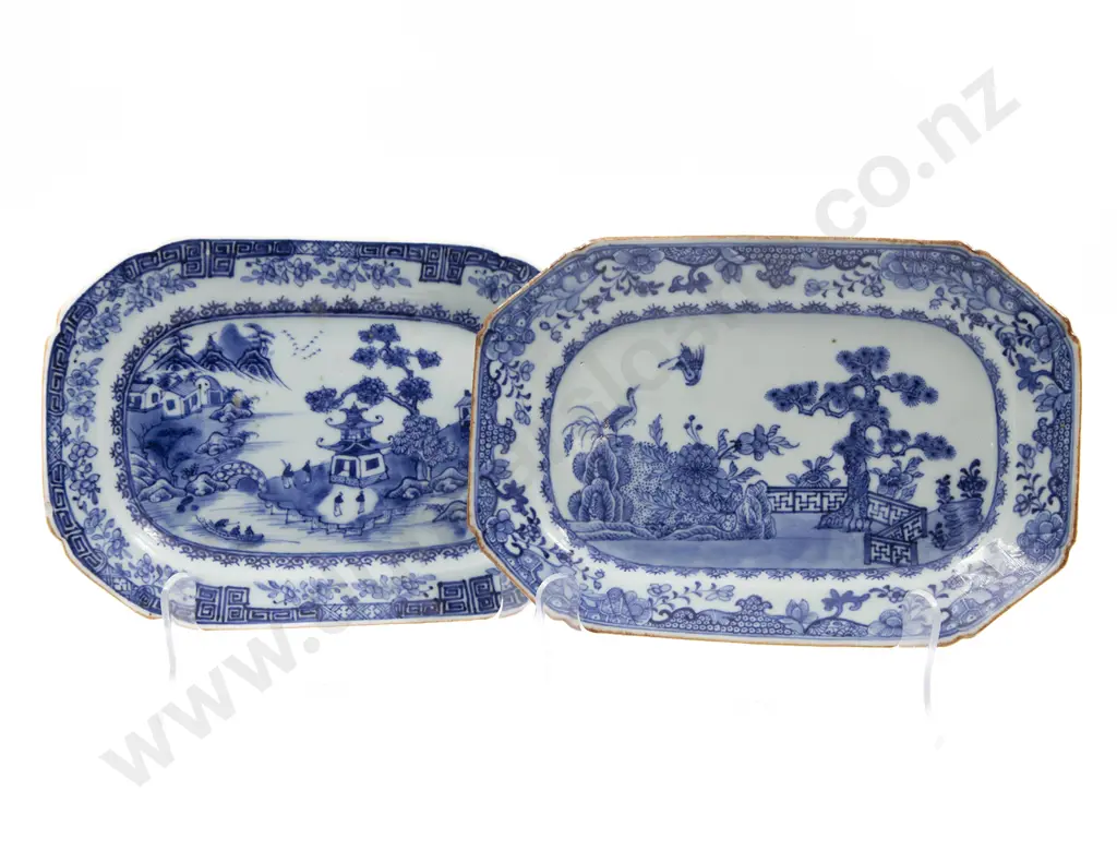A Pair Of 19th Century Chinese Blue And White Export Dishes Image 1++