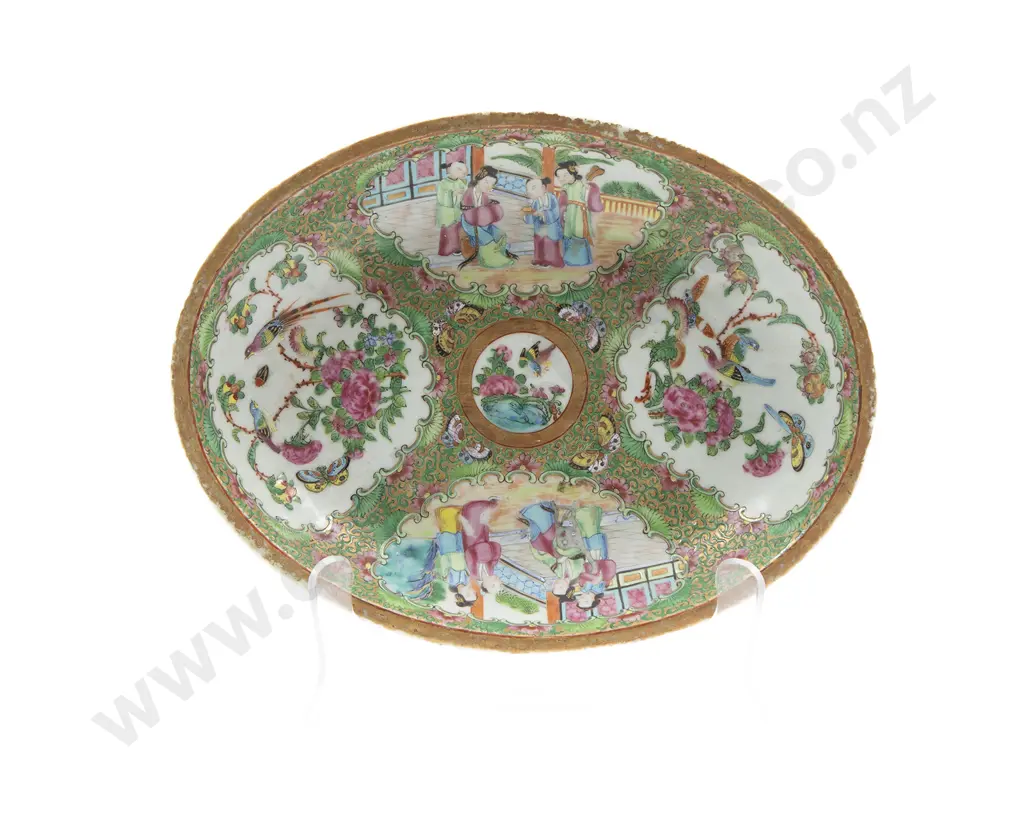 A 19th Century Chinese Canton Export Ware Dish Image 1++