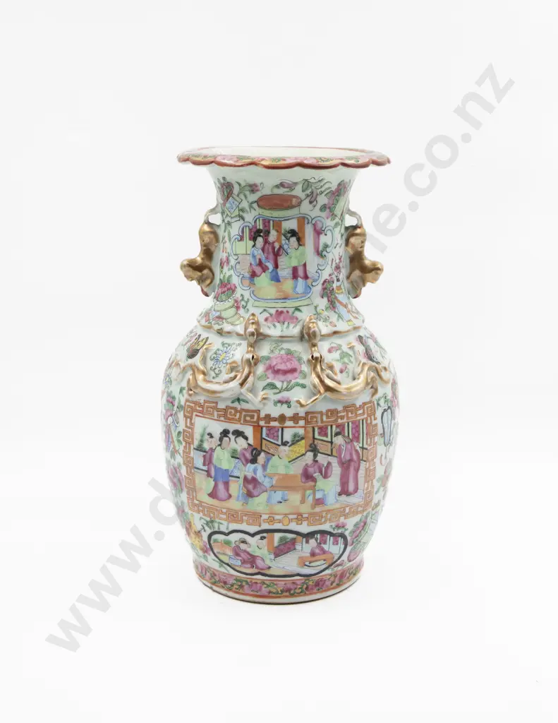 Mid/Late C19th Cantonese Exportware Mantel Vase Image 1++