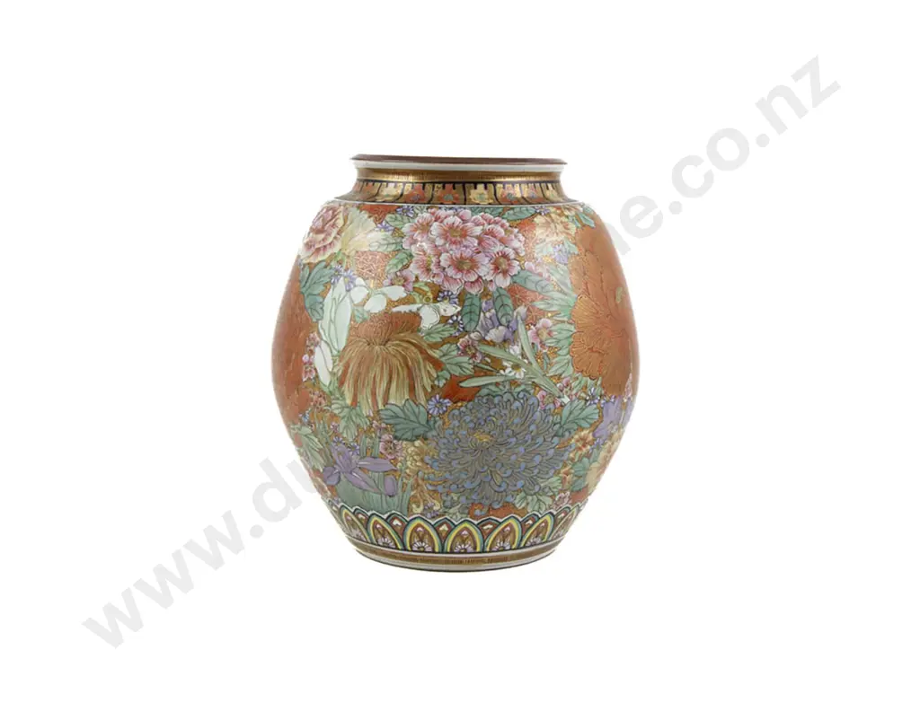 A Fine Quality Taisho Period Japanese Kyo-Satsuma Vase Image 1++