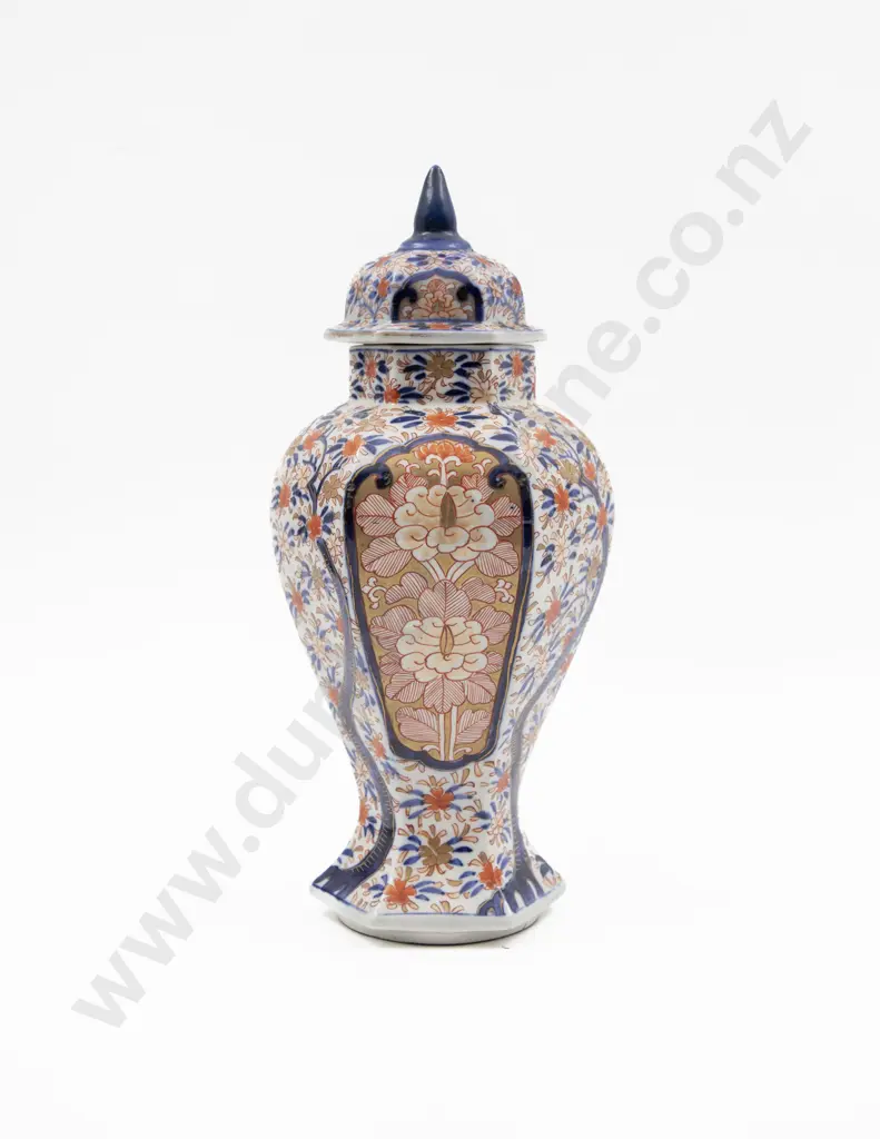 Japanese late C19th Imari Hexagonal Sided Vase & Cover Image 1++
