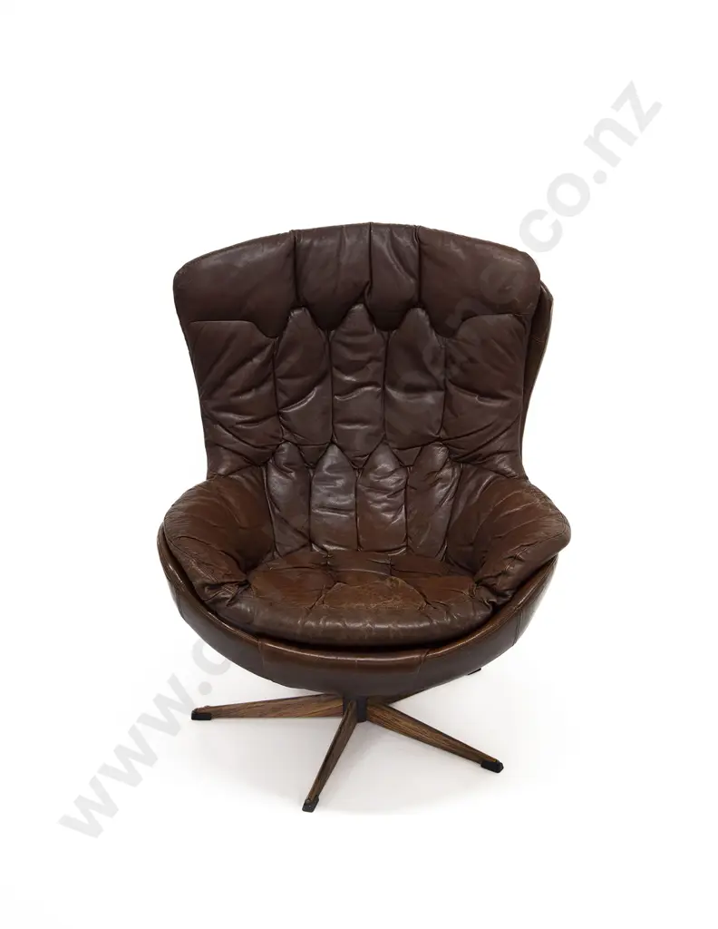 Mid C20th Lounge Chair Image 1++