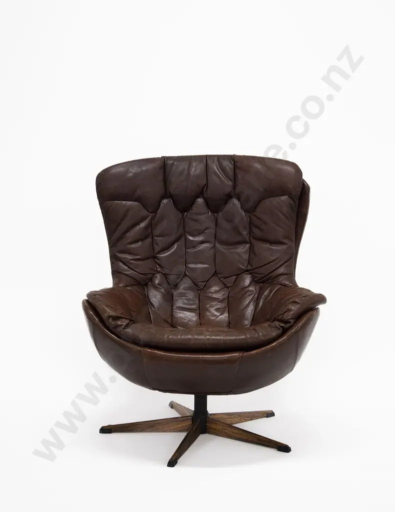 Mid C20th Lounge Chair Image 1++