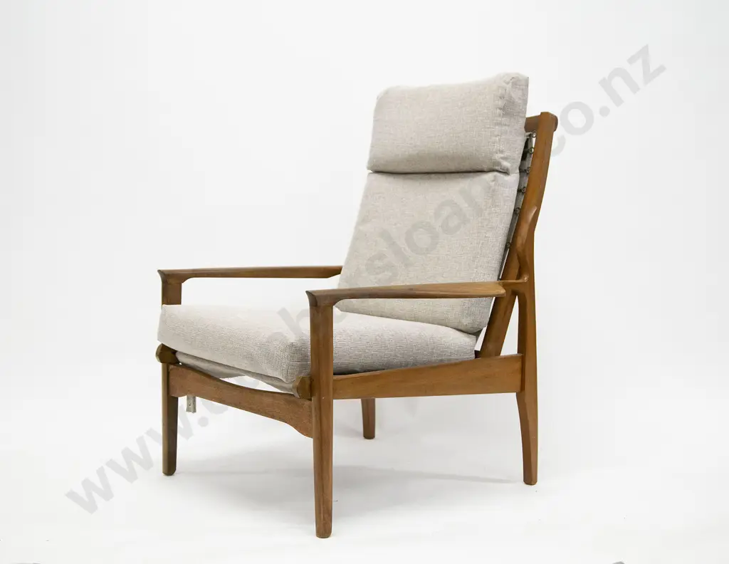 Fred Lowan Narvik Lounge Chair Image 1++