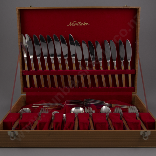 Cased Noritake Retro Gilt Handled Stainless Steel 8 Place Cutlery Set (76 Piece)