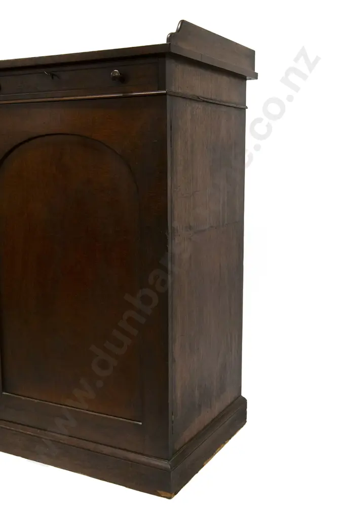 Regency Mahogany Linen Press Image 1++