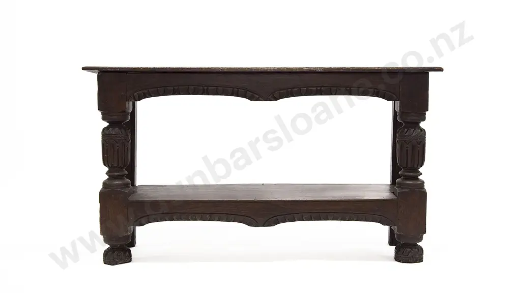 Composed C17th Oak Side Table Image 1++