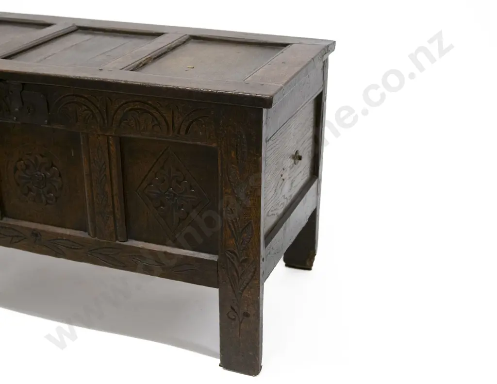 Late C17th Oak Coffer Image 1++