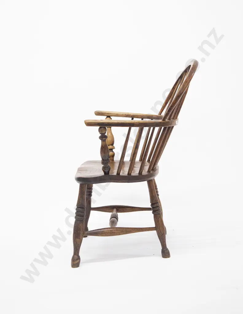 Early C19th Elm Windsor Chair Image 1++