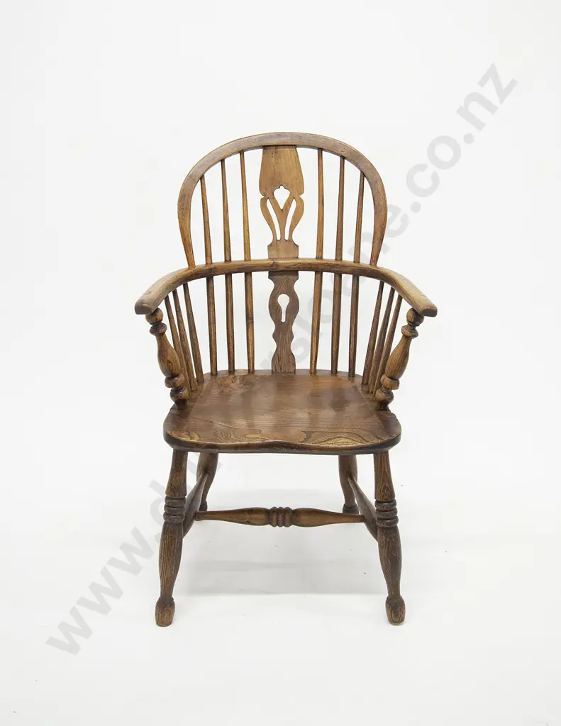 Early C19th Elm Windsor Chair Image 1++