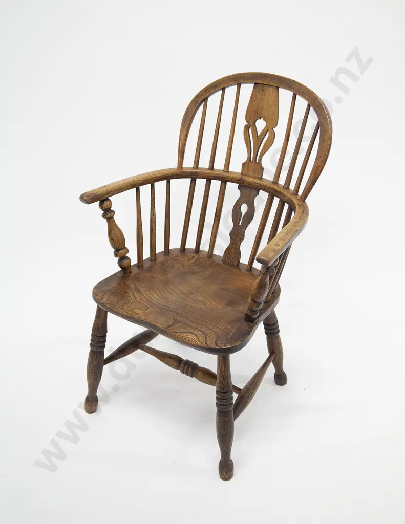 Early C19th Elm Windsor Chair Image 1++