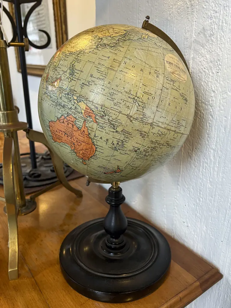 Early C20th Philip's 9 Inch Terrestrial Globe Image 1++