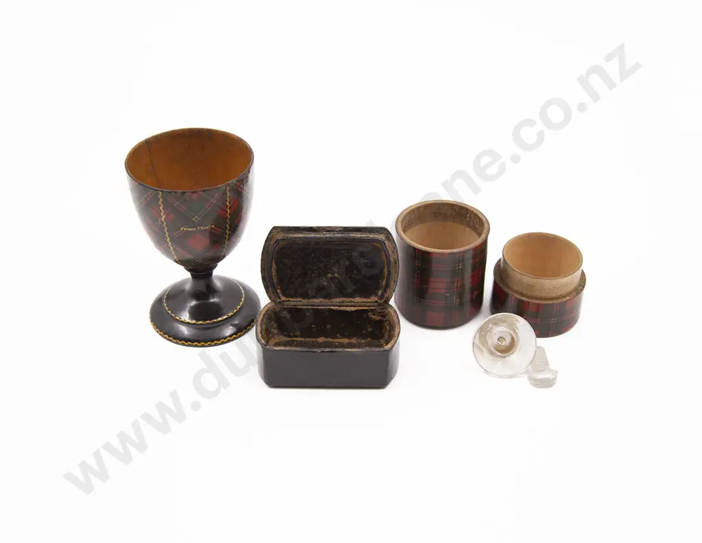 Three Pieces Victorian Tartanware Image 1++
