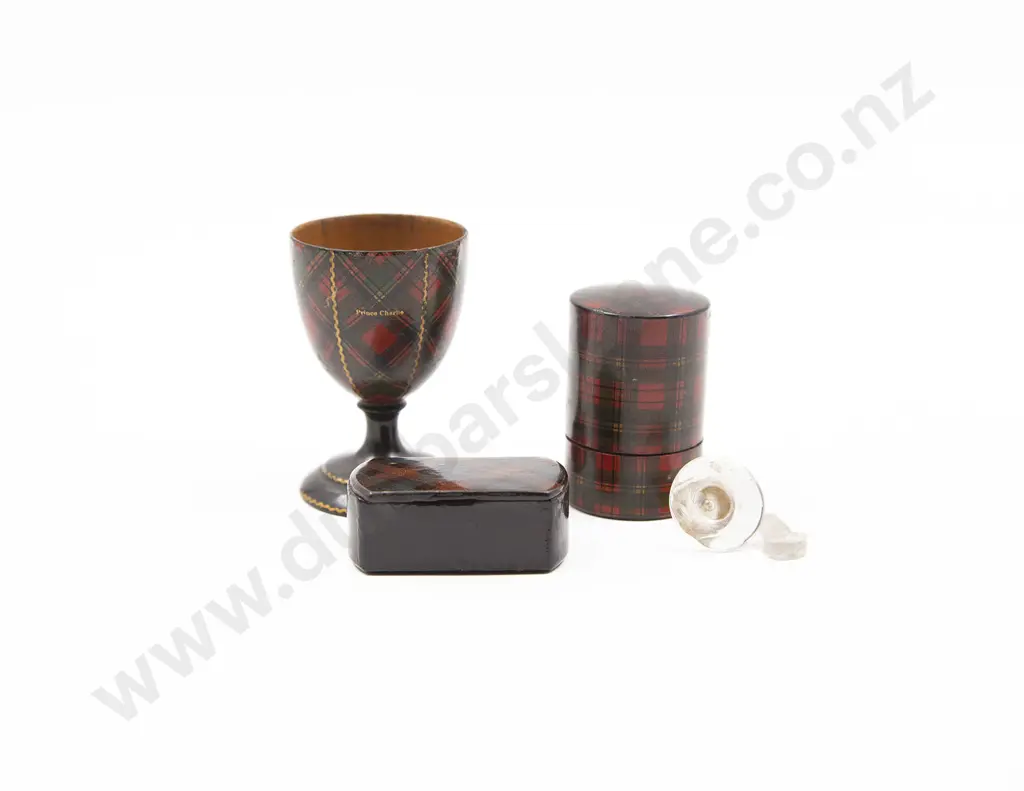 Three Pieces Victorian Tartanware Image 1++