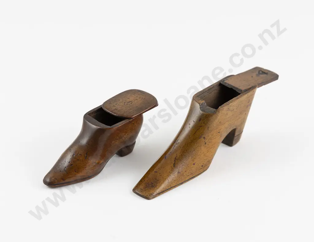 Two Georgian Treen Snuff Boxes & Nutmeg Grater Image 1++