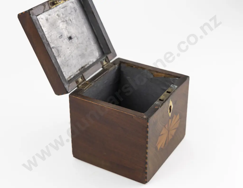 Georgian Mahogany Tea Caddy Image 1++