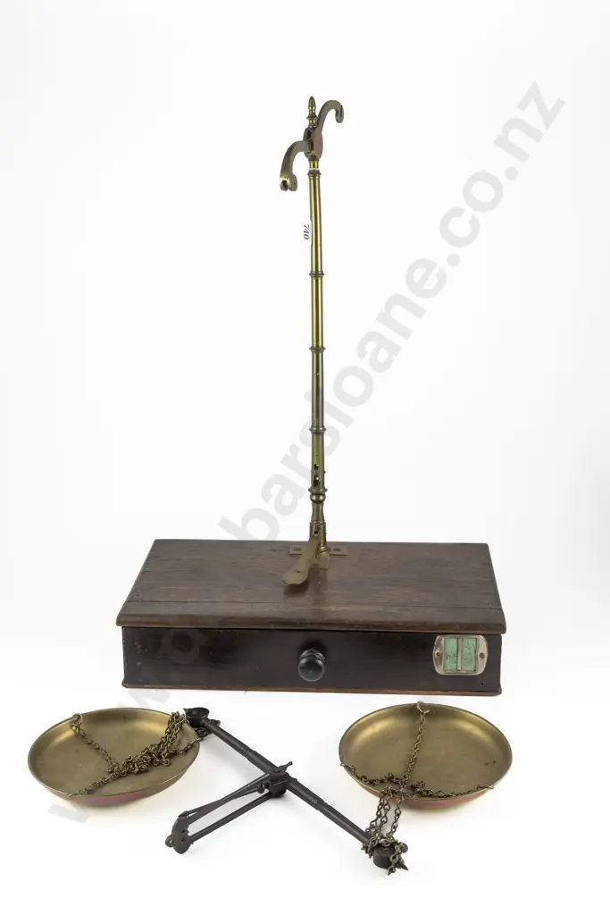Set Of Vict W & T Avery Brass Pan Scales Image 1++