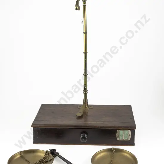 Set Of Vict W & T Avery Brass Pan Scales