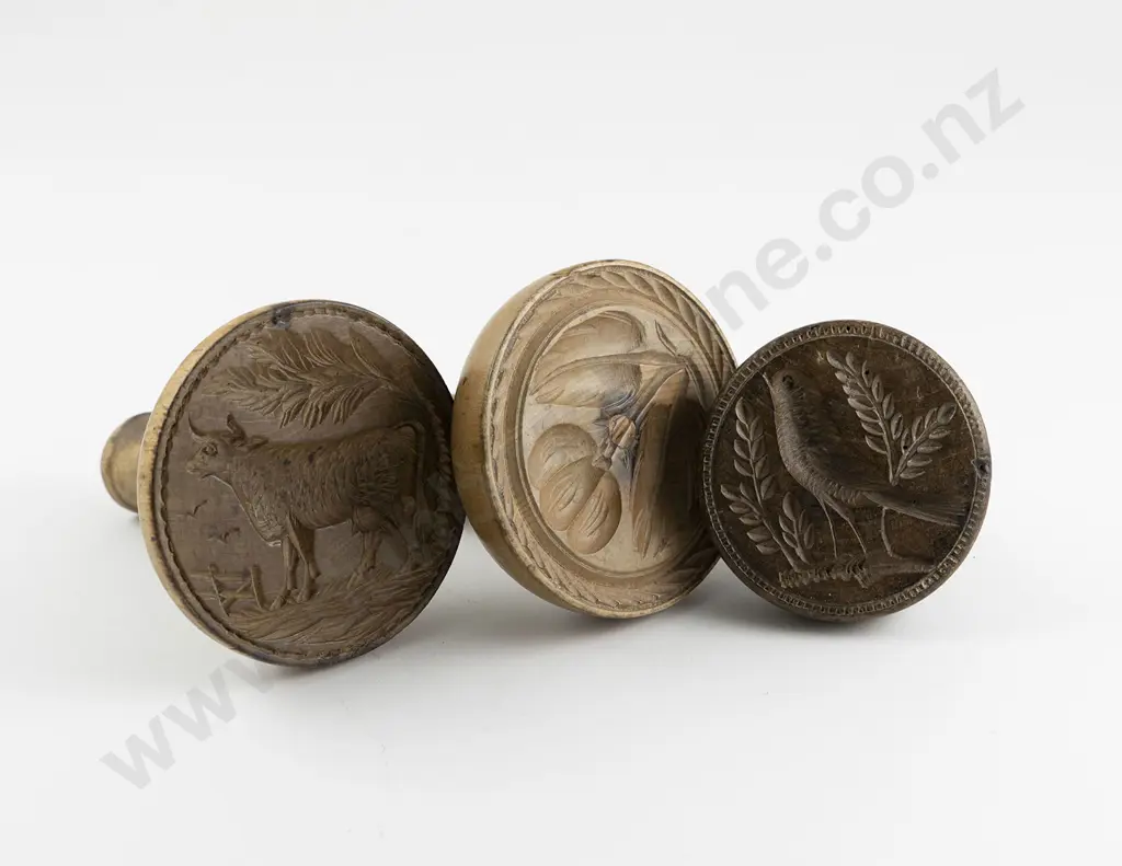 Three Victorian Treen Shortbread Moulds Image 1++