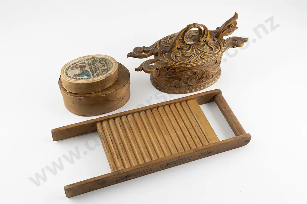 Early C19th Shaker Oval Pantry Box Image 1++