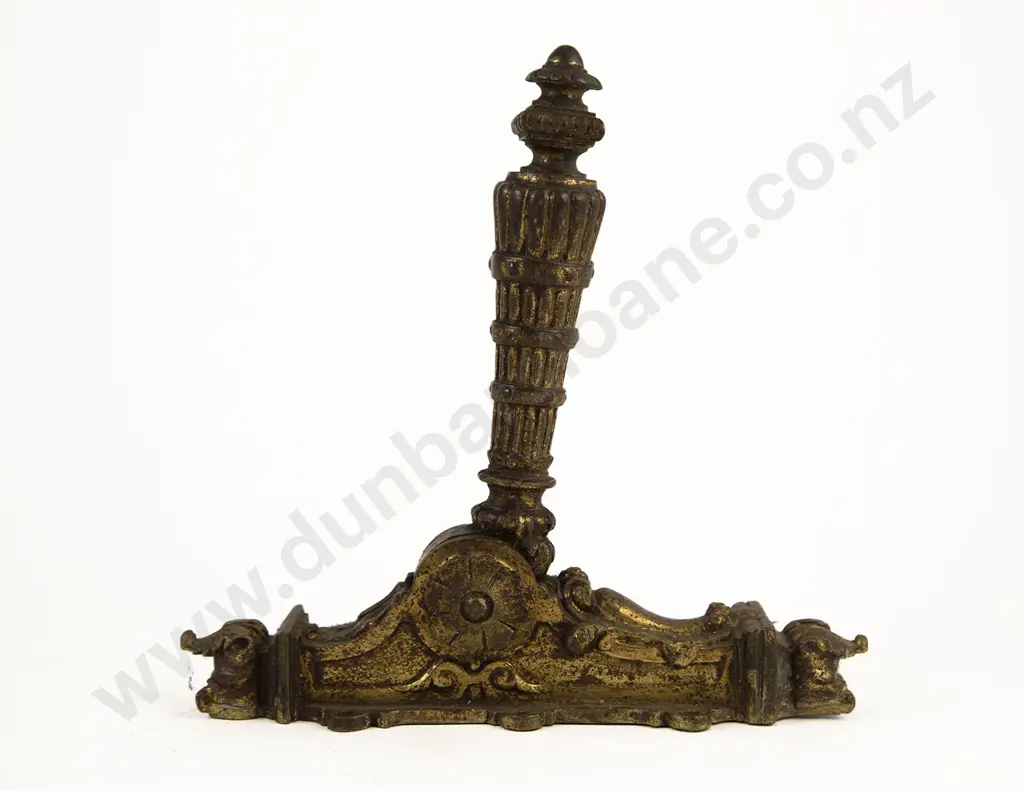 Three Pieces Of Vintage Cast Brass Door Furniture Image 1++