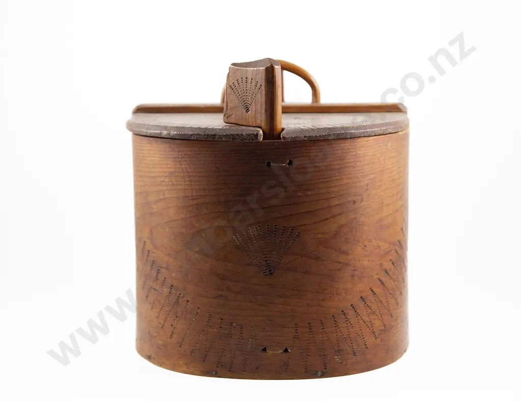 C19th Scandinavian Folk Art Pine Storage Box Image 1++