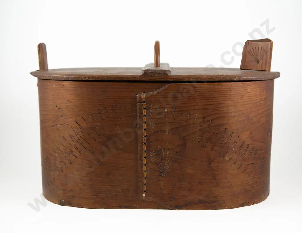 C19th Scandinavian Folk Art Pine Storage Box Image 1++
