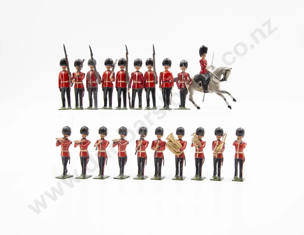 Britains Scots Guard Parade and Band 20pces Image 1++