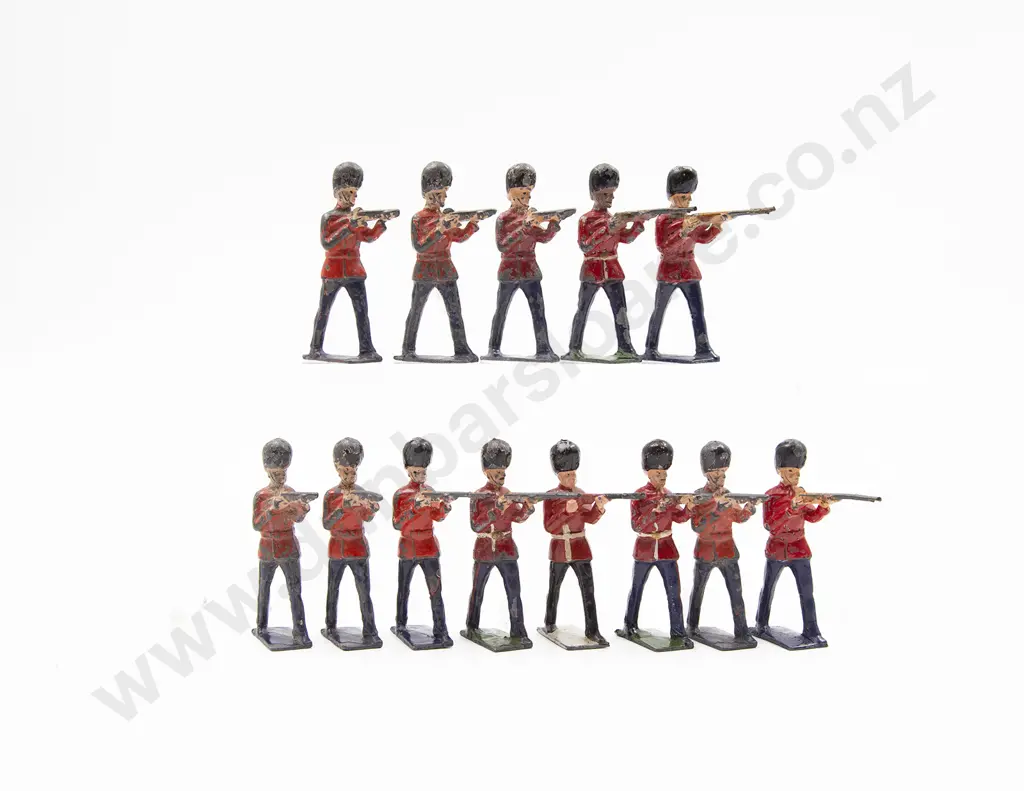 J Hill & Co Scots Guard 13pces Image 1++