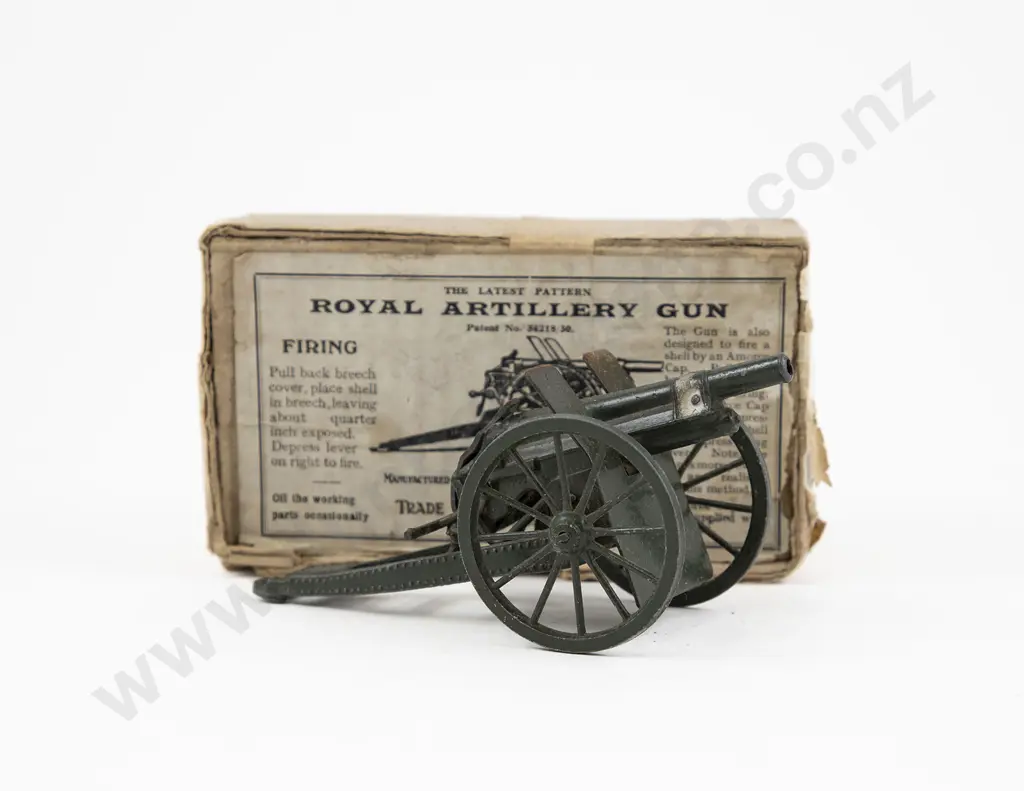 Boxed Britains Royal Artillery Gun No 1201 with shells Image 1++