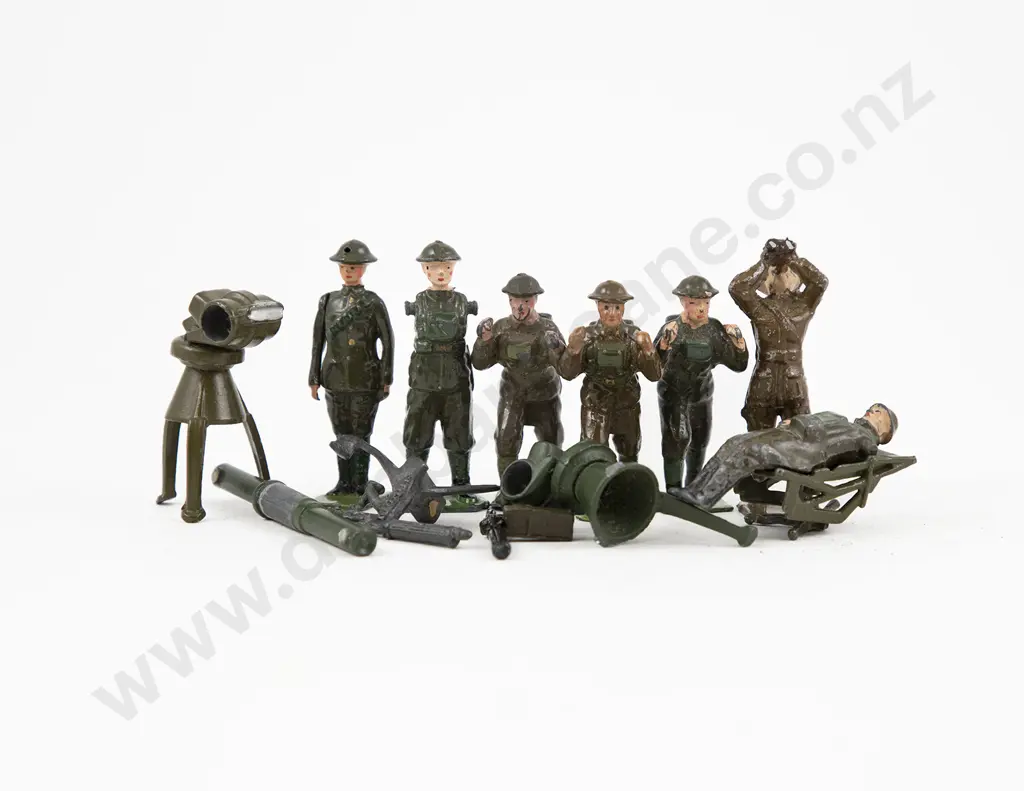 Britains Anti-Aircraft Equipment and Six Soldiers Image 1++