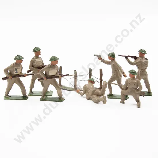 Possible Charbens Fighting Soldiers 'Green Berets'  7pces and Fence