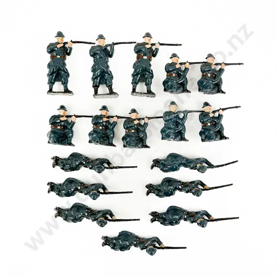 Britains Italian Fighting Infantry 17pces