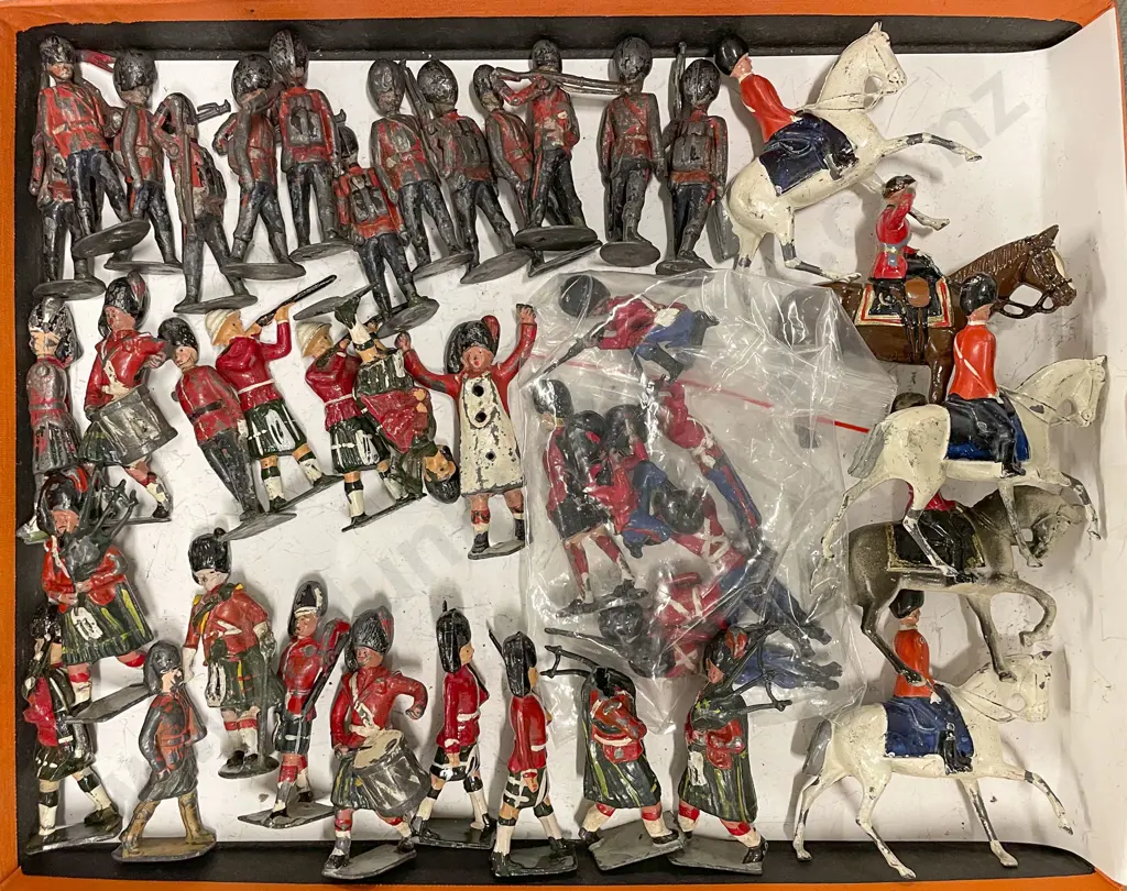Collection Britains and Other Manufacture Highlanders and Scots Guards Image 1++