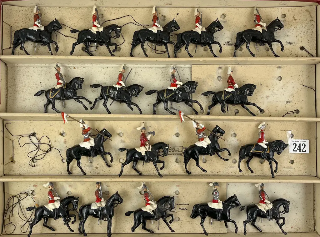 Britains Life Guards and Dragoons in Early Types of the British Army Box No22 Image 1++