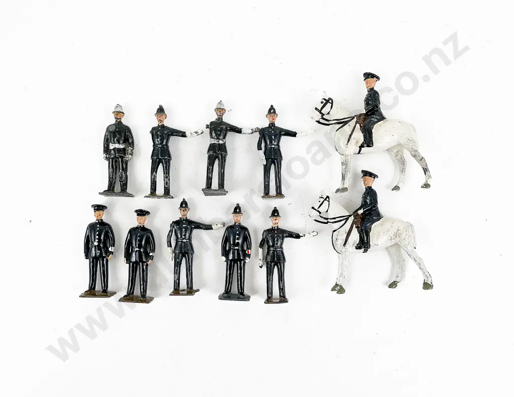 Britains Police with Two Mounted Officers 11pces Image 1++