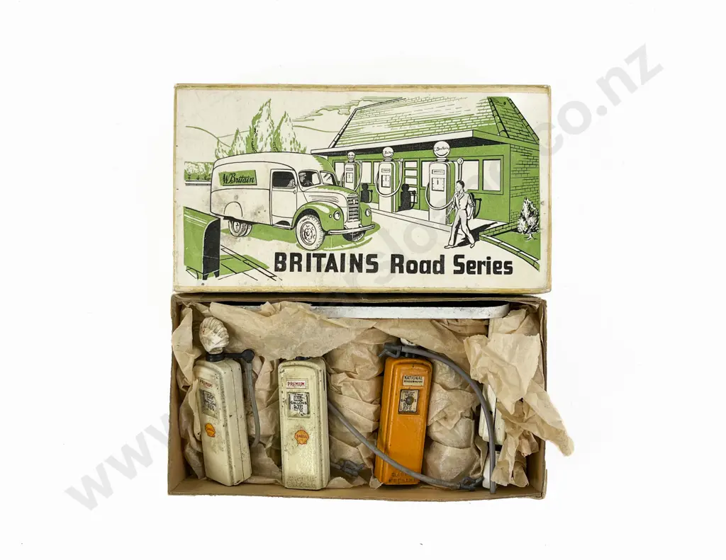 Boxed Britains Road Series Petrol Pumps Set No 9683 Image 1++