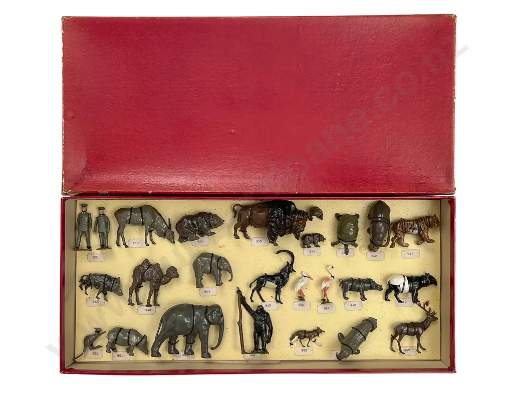 Britains Retail Sample Box of Zoo Animals Image 1++