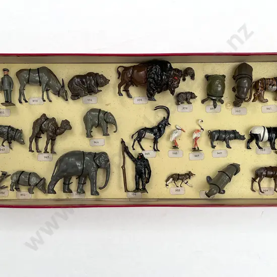 Britains Retail Sample Box of Zoo Animals