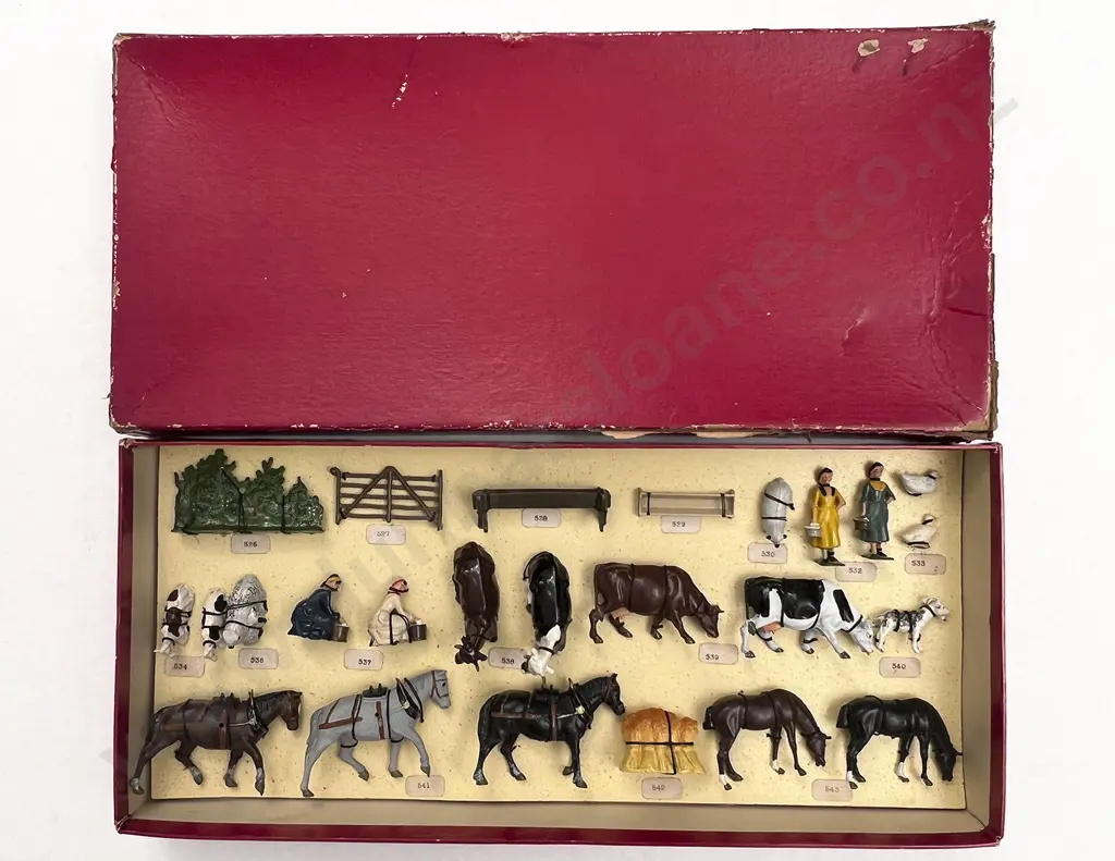 Britains Retail Sample Box of Farm People and Animals Image 1++