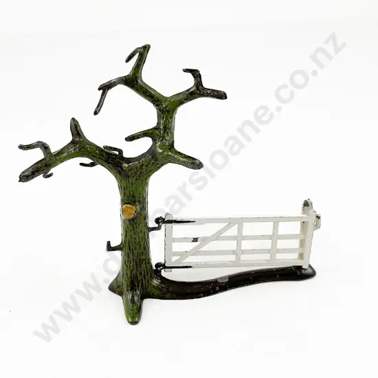 Mainly Britains Fencing Hedge Rows and Large Tree with Gate